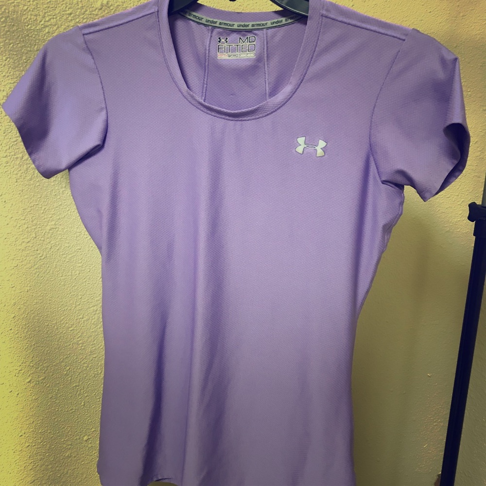 Under Armour top